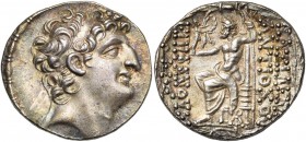 ROYAUME SELEUCIDE, Antiochos VIII Grypous, 4e règne (108-96), AR tétradrachme, Antioche. D/ T. diad. à d. R/ ΒΑΣΙΛΕΩΣ/ ANTIOXOY/ EΠΙΦANOYΣ Zeus trônan...