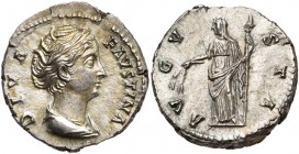FAUSTINE l''Ancienne divinisée (†141), AR denier, après 141, Rome. D/ DIVA FAVSTINA B. dr. à d., les cheveux relevés sur le sommet de la t. R/ AVGV-ST...