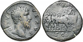 LUCIUS VERUS divinisé, AE sesterce, 169, Rome. D/ DIVVS - VERVS T. nue à d. R/ CONSECRATIO/ SC L''empereur assis à g. sur un char tiré par quatre élép...