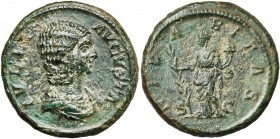 JULIA DOMNA (†217), femme de Septime Sévère, AE as, 196-209, Rome. D/ IVLIA AVGVSTA B. dr. à d. R/ HILARITAS/ S-C Hilaritas deb. à g., ten. une longue...