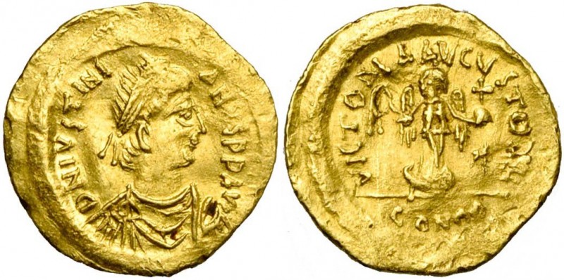 Justinien Ier (527-565), AV tremissis, 527-565, Constantinople. D/ B. diad., dr....