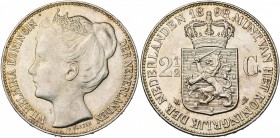 NEDERLAND, Koninkrijk, Wilhelmina (1890-1948), AR 2 1/2 gulden, 1898. Sch. 782; Dav. 237. Krasjes.

Prachtig / Extremely Fine