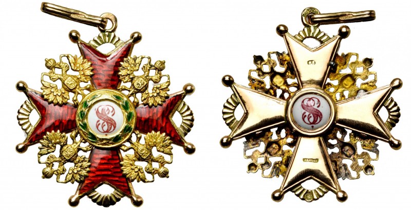 RUSSIE, Ordre de Saint-Stanislas, croix de 3e classe. Or et émail, avec poinçons...