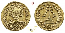 BENEVENTO - GRIMOALDO, Principe (792-806) Solido. D/ Busto frontale diademato, con globo crucigero R/ Croce potenziata su gradini; ai lati G R. MIR 19...