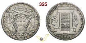 CLEMENTE X (1670-1676) Piastra 1675. D/ Stemma R/ La Porta Santa chiusa e ai lati le statue dei SS. Pietro e Paolo. CNI 35 Munt. 15 Ag g 31,45 • Lieve...