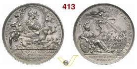 VITTORIO AMEDEO II (1680-1730) Med. 1702 per la presa di Cremona da parte del Principe Eugenio. D/ Medaglione col busto del Principe; sotto aquila imp...