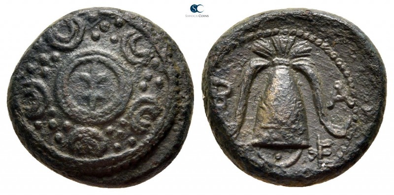 Kings of Macedon. Uncertain mint. Alexander III "the Great" 336-323 BC. 
Bronze...