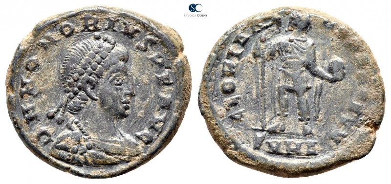 Honorius AD 393-423. Heraclea
Follis Æ

21mm., 6,51g.



nearly very fine...