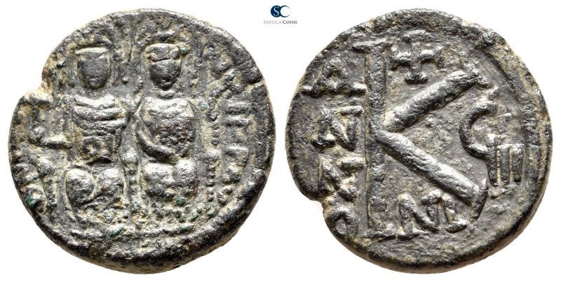 Justin II and Sophia AD 565-578. Nikomedia
Half follis Æ

20mm., 5,89g.


...