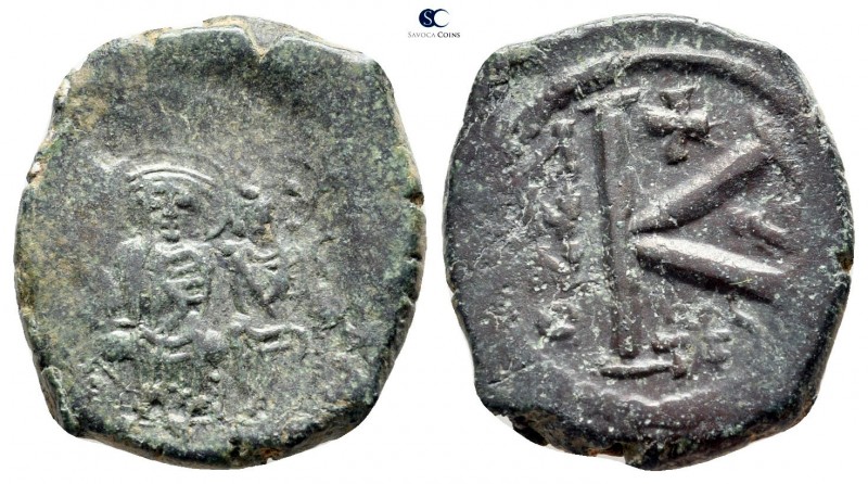 Justin II and Sophia AD 565-578. Thessalonica
Half follis Æ

22mm., 5,41g.
...