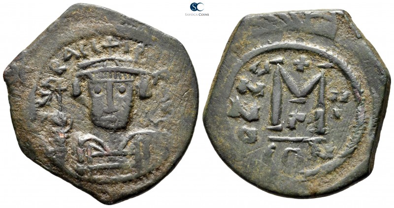 Heraclius AD 610-641. Constantinople
Follis Æ

35mm., 11,64g.



very fin...
