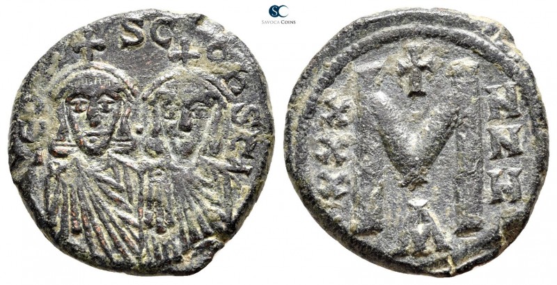 Leo V and Constantine AD 813-820. Constantinople
Follis Æ

22mm., 5,93g.

...