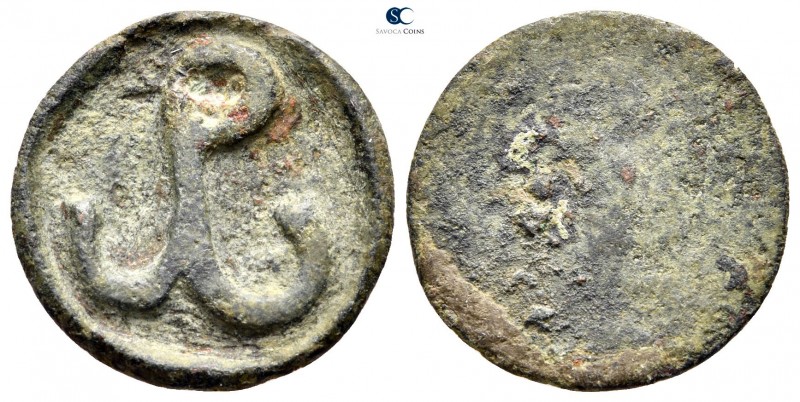 Romanus I Lecapenus AD 920-944. Cherson
Bronze Æ

22mm., 3,18g.



very f...