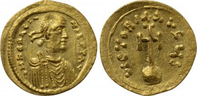 HERACLIUS (610-641). GOLD Semissis Constantinople.