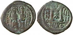 BISANZIO Giustino II (565-578) Follis (Nicomedia) Gli imperatori seduti di fronte - R/ Lettera M - Sear 369 AE (g 13,63) 
BB