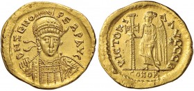 OSTROGOTI Teodorico (495-526) Solido a nome dell’imperatore d’Oriente Zeno - Busto elmato di fronte - R/ La Vittoria stante a s. - cfr. RIC 905 AU (g ...