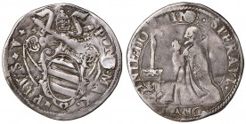 Pio V (1566-1572) Fano - Giulio - Munt. 54 AG (g 2,96) RRR Foro otturato. Moneta di assai rara apparizione sul mercato
MB