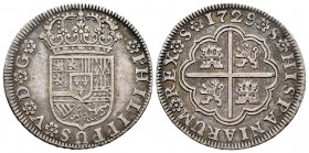 Felipe V (1700-1746). 2 reales. 1729. Sevilla. (Cal 2008-1429). (Cal 2019-985). Ag. 5,86 g. Sin indicación de valor ni ensayador. Escasa en esta conse...