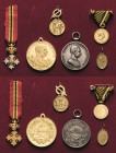 Lots
Lot-6 Stück Österreich Dabei u.a.: Verdienstmedaille Franz Joseph I., 31 mm. Vergoldete Medaille 1898 - 50-jähriges Regierungsjubiläum. Miniatur...