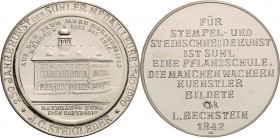 König, Helmut 1934-2017 Silbermedaille 1990. Ausstellung 200 Jahre Medailleure in Suhl, Herausgeber: Suhler Münzfreunde e.V. Ansicht des Suhler Rathau...