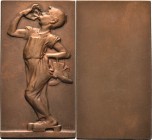 Perl, Karl 1876-1965 Einseitige Bronzeplakette o.J. Schusterjunge. 65,5 x 35,3 mm, 53,58 g Vorzüglich