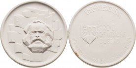 Porzellanmedaillen - Medaillen der Meißner Porzellanmanufaktur
Karl-Marx-Stadt Weiße Porzellanmedaille o.J. Ehrengeschenk FDJ - Bezirksorganisation. ...
