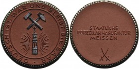 Porzellanmedaillen - Medaillen der Meißner Porzellanmanufaktur
Saarland Braune Porzellanmedaille o.J. (1933) Saar-Erinnerung. Grubenlampe, darüber ge...