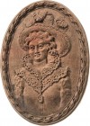 Großbritannien
 Einseitige Pappmaché-Plakette o.J. Hüftbild einer jungen Frau mit großem Federhut von vorn (vermutlich Königin von Großbritannien, Ir...