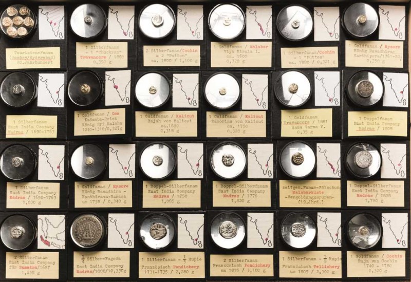 Indien
Lot-49 Stück Interessantes Lot von vorbestimmten Doppelfanams (Gold und ...