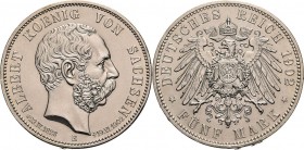 Sachsen
Albert 1873-1902 5 Mark 1902 E Auf seinen Tod Jaeger 128 Kl. Randfehler, leicht berieben, vorzüglich-Stempelglanz