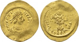 JUSTIN II (565-578). GOLD Tremissis. Constantinople.